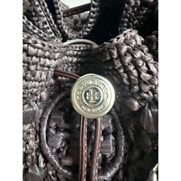 Tory Burch T MONOGRAM RAFFIA BUCKET BAG $630 - Picture 9 of 12